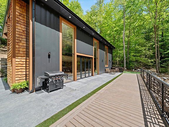 4th image of 33 Jubilee Way