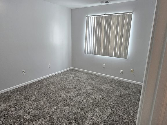5th image of 15724 Orchard Ln
