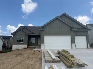 15211 Springbrook Trl, Urbandale, IA 50323
