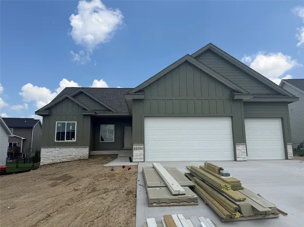 15211 Springbrook Trl, Urbandale, IA 50323