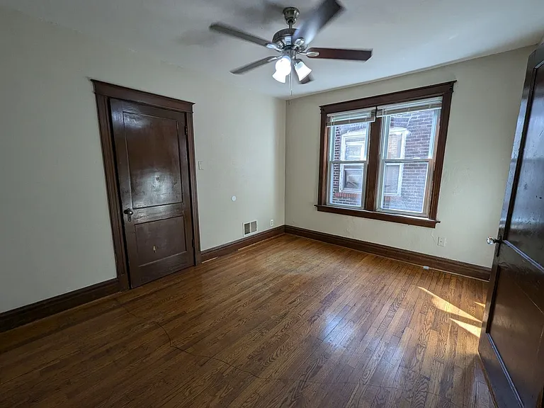 5111 South Broadway — Photo 5