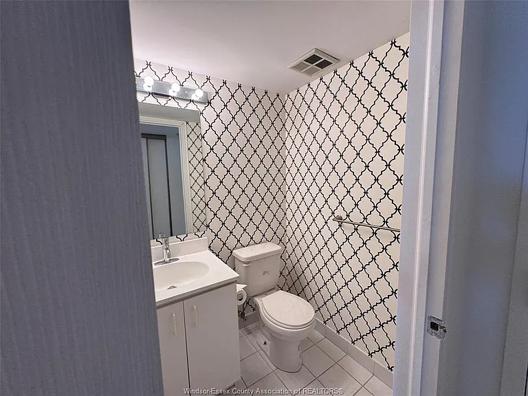75 Riverside Dr E #406 — Photo 10