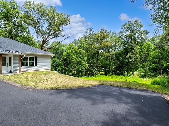 4th image of 3303 Valley Dr