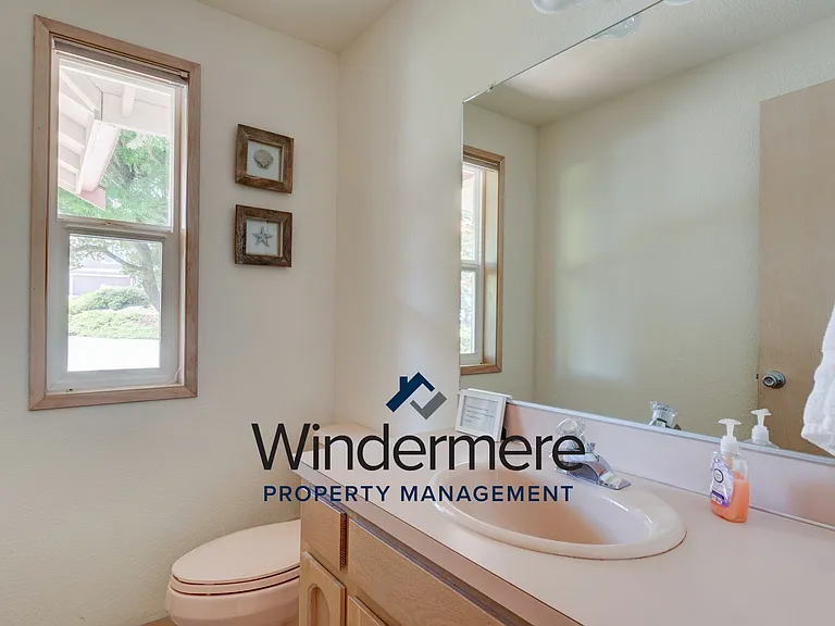 508 Grandview Dr — Photo 22