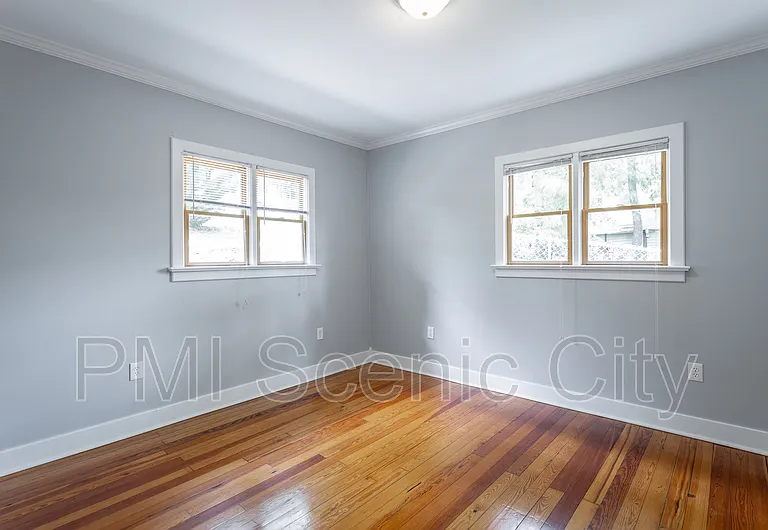 513 Lytle St — Photo 37