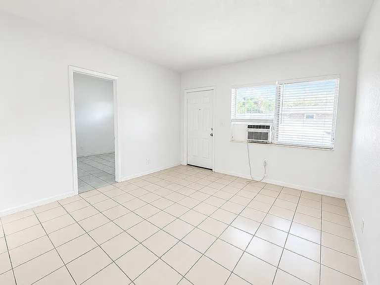6244 Dewey St — Photo 10