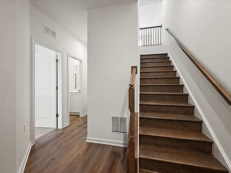 644 Hemsworth Ln — Photo 4