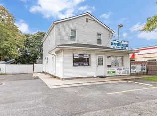 136 W Suffolk Ave, Central Islip, NY 11722