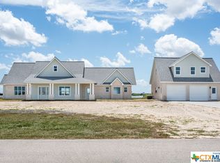 105 Redfish Retreat Dr, Pt Lavaca, TX 77979