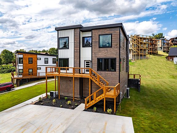 4th image of 721 Bullwinkle Way