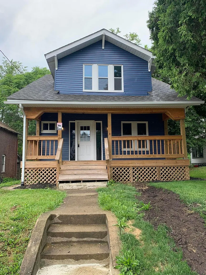 209 N Buena Vista St photo 1