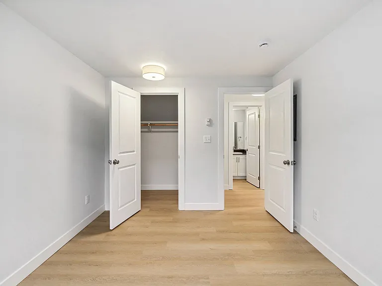 Rainier Pointe — Photo 10