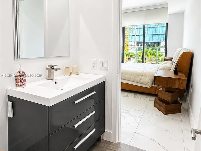 2900 NE 7th Ave #707 — Photo 38