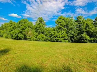 398 Olde Orchard Dr, Hurricane, WV 25526