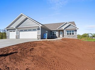 1750 Dollar Rd, De Pere, WI 54115