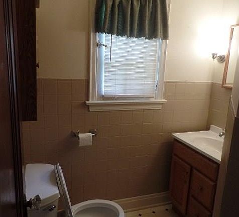 5th image of 286 Lowell Ave NE