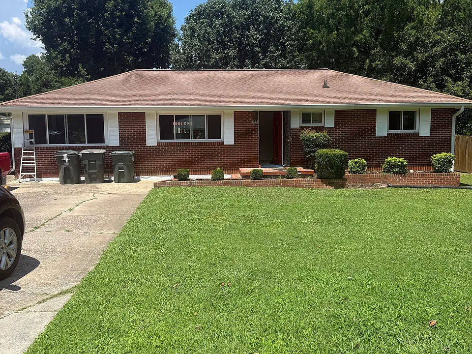 3223 Mountain View Dr