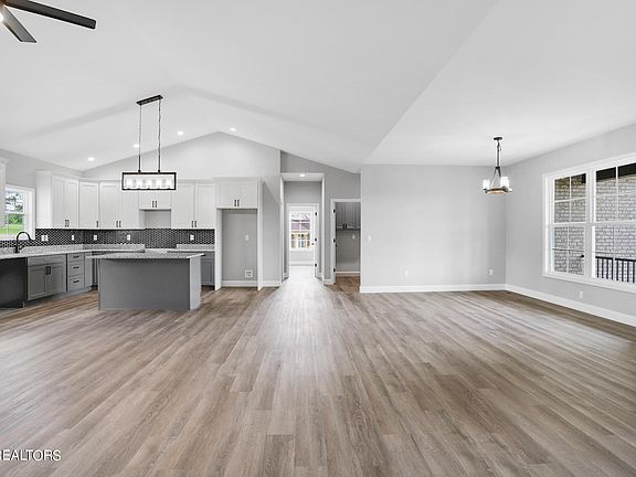 3rd image of 166 Old Hickory Cir