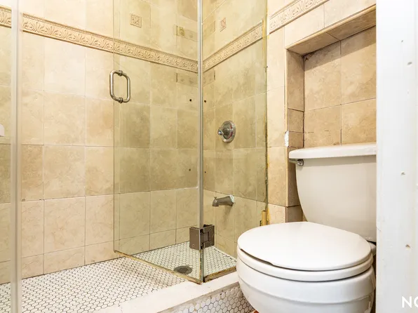 355 Stockholm Street image 8 of 20