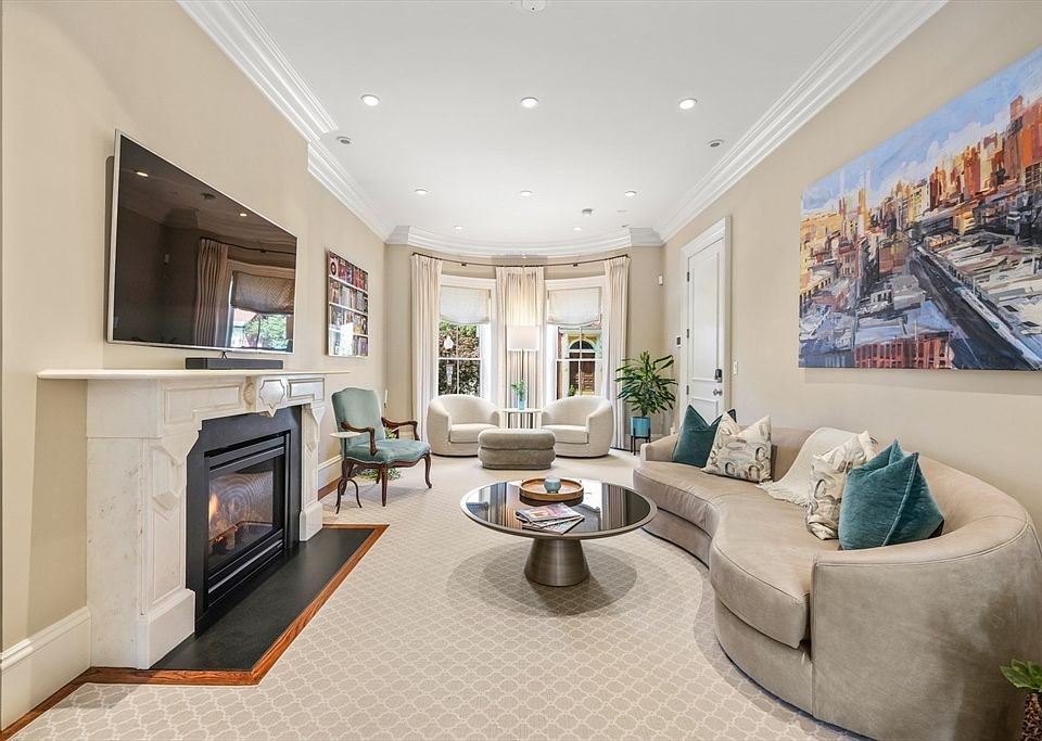 1st image of 85 Pembroke St #1