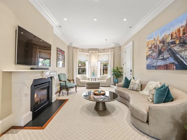 85 Pembroke St #1, Boston, MA 02118