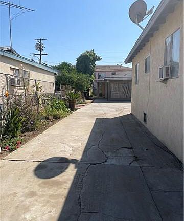 2nd image of 1226 S Kern Ave