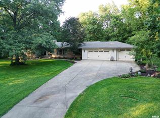 19 Timber Ridge Dr, Coal Valley, IL 61240