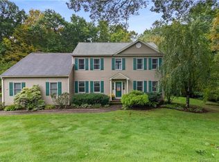4 Four Gables Rd, Bethel, CT 06801