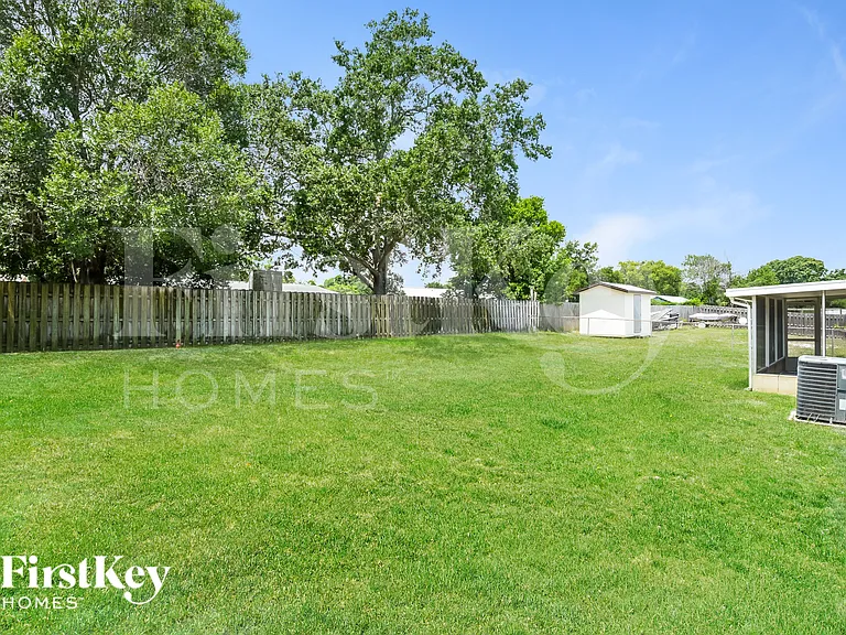 2813 Kenyon Ave — Photo 15
