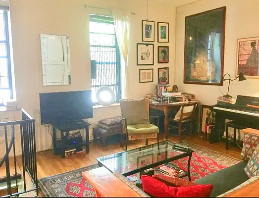 Rented by United Realty Equities | media 5