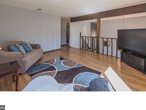 5th image of 9561 Able St NE