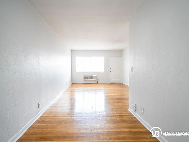 330 84th St #11 — Photo 17