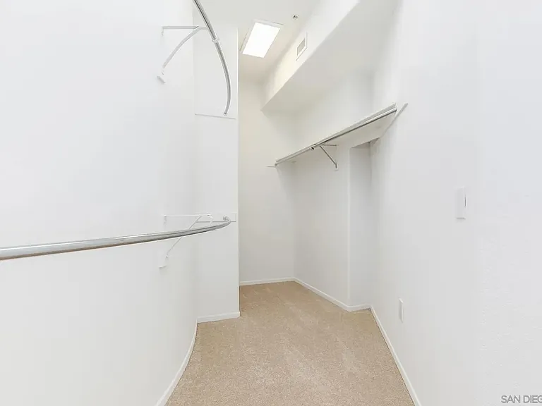 611 W G St W #321 — Photo 18