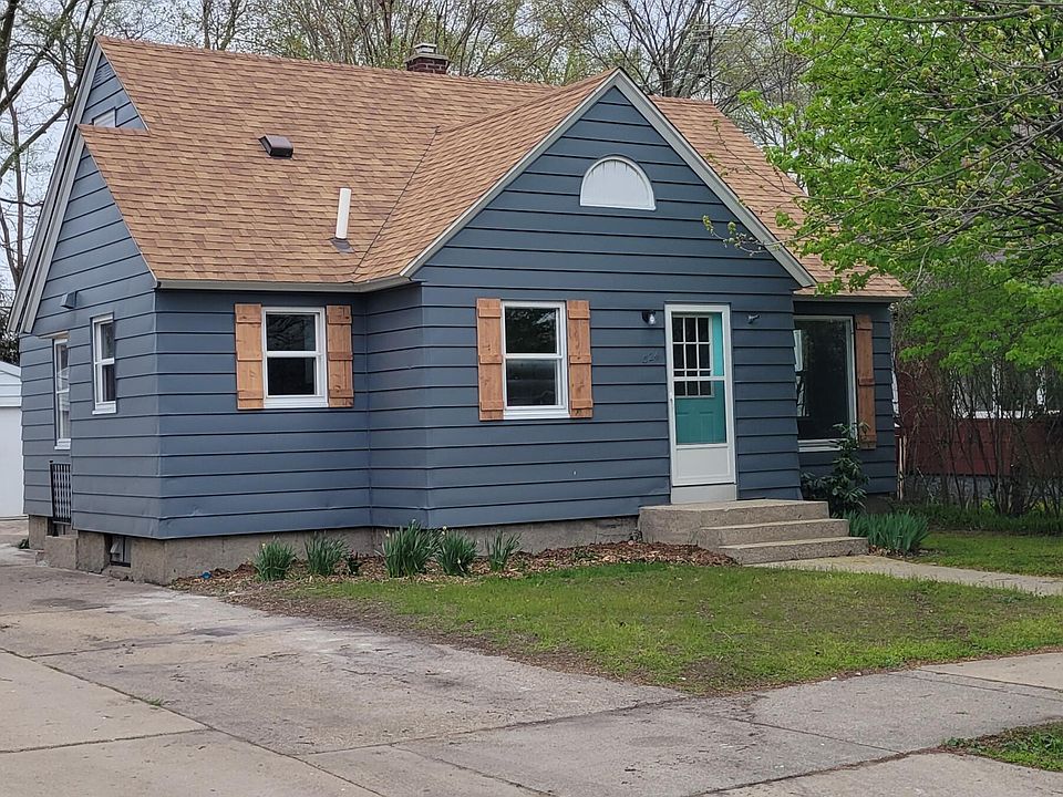 1st image of 324 W 20th St