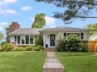 77 Garden Hills Dr, Cranston, RI 02920