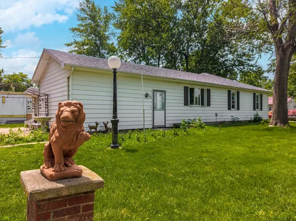 302 Norton Ave, Cabery, IL 60919