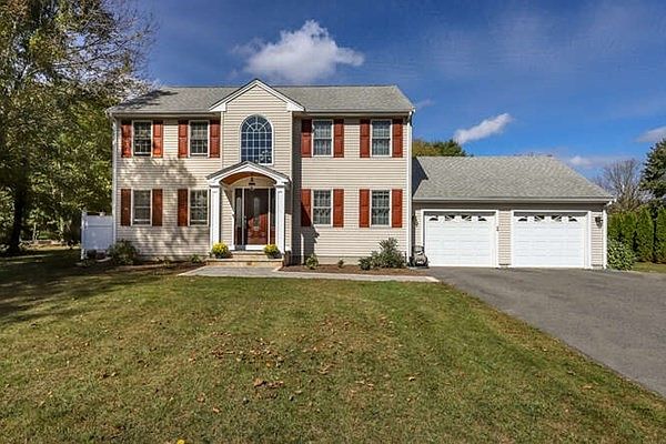 1st image of 592 Myricks St
