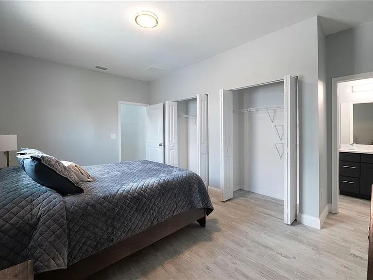 2617 W Saint Joseph St #2 — Photo 9