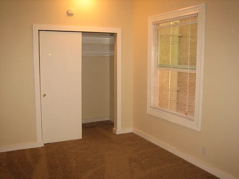 2109 NW Northrup St #3 — Photo 13