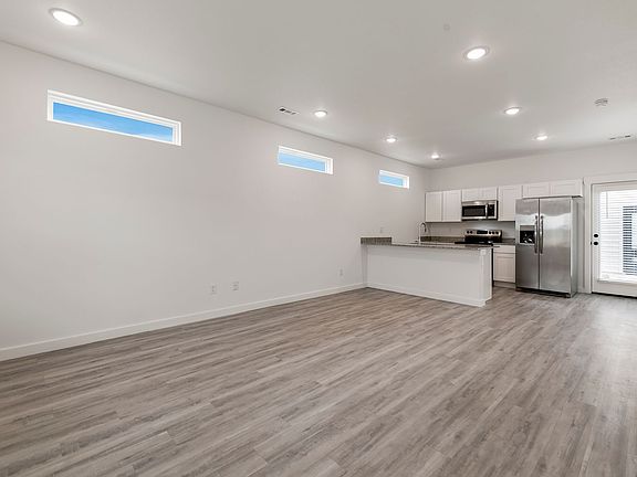 2nd image of 901 Ventnor Ave