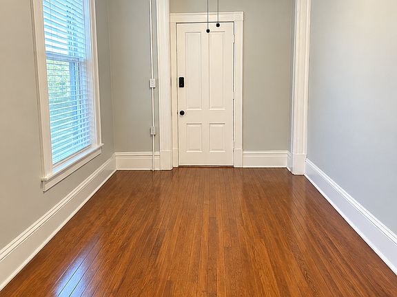 5th image of 912 N 10th St APT 1