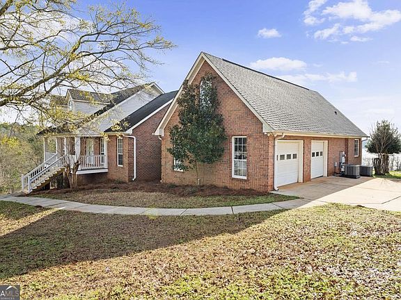 3rd image of 955 Mocassin Gap Rd