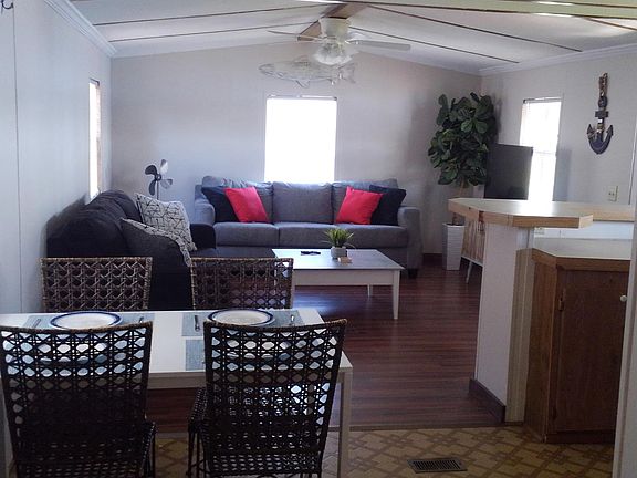 Pull out sofa bed