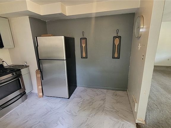 4th image of 11032 Azalea Dr