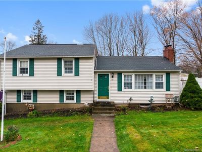 40 Sandquist Cir, Hamden, CT, 06514