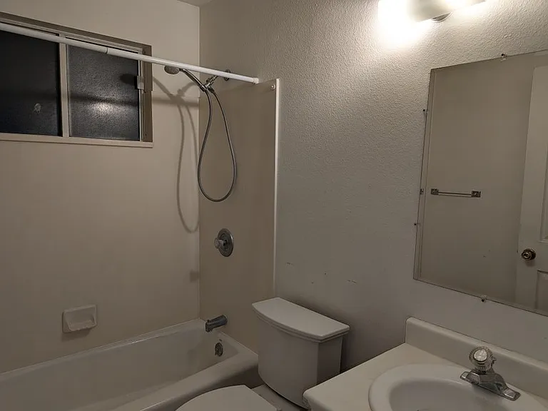 247 N 200 E #1 — Photo 13