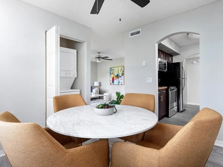 Indian Hills Apartments — Photo 23