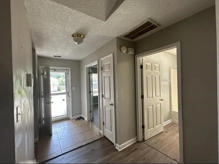 4160 Mission Trace Blvd — Photo 4