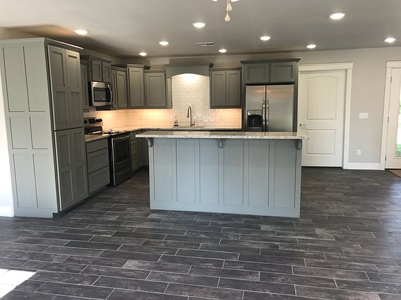 3rd image of 418 N Rose Ave