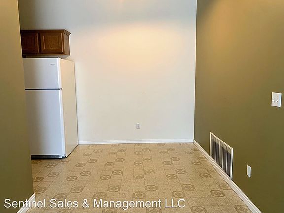 3rd image of 1441 W Westbury Way